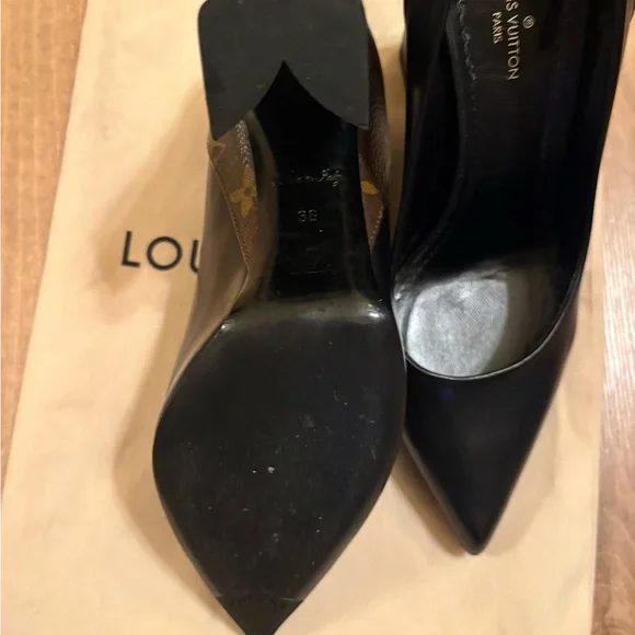 Louis Vuitton Black and Monogram Heels - Picture 5 of 10